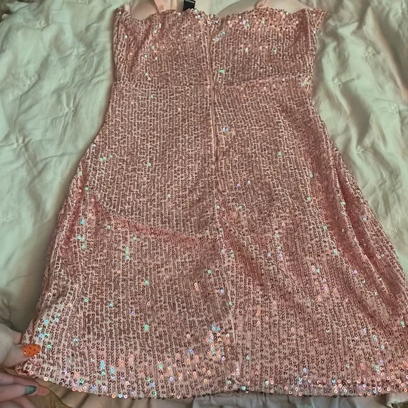WINDSOR SEQUIN DRESS - Picture 4 of 6
